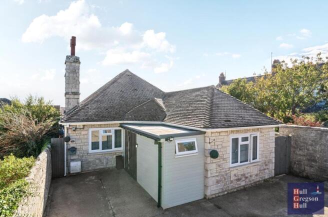 6 bedroom bungalow for sale