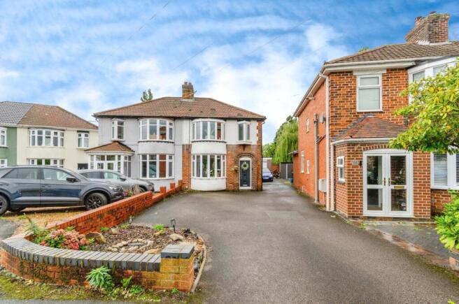 3 bedroom semi-detached house for sale