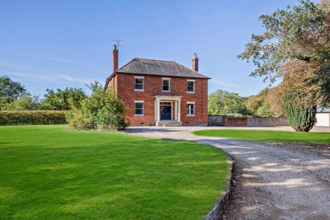 6 bedroom detached house for sale