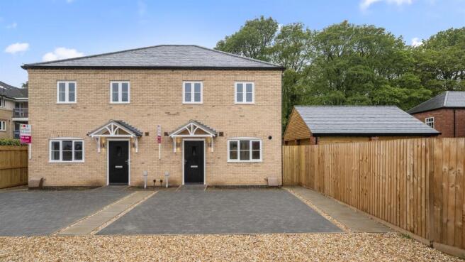 3 bedroom semi-detached house for sale