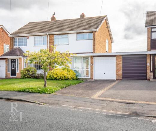 3 bedroom semi-detached house for sale