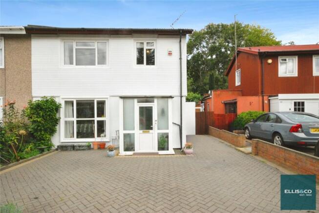 3 bedroom semi-detached house for sale