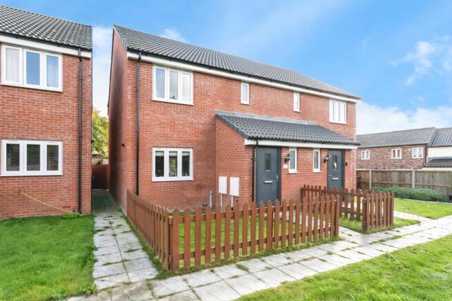 3 bedroom semi-detached house for sale