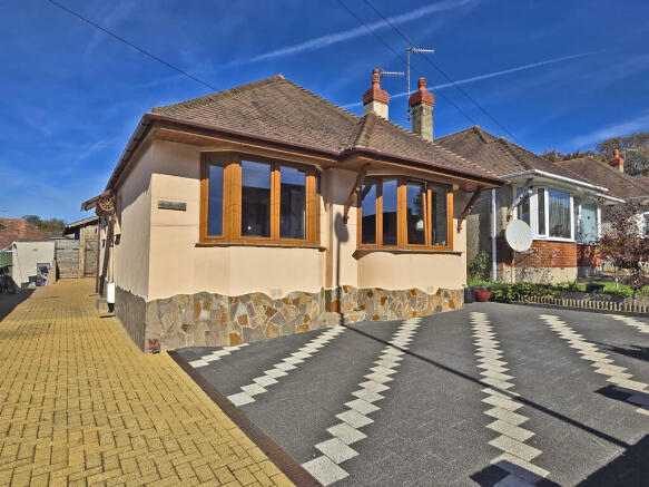 3 bedroom detached bungalow for sale