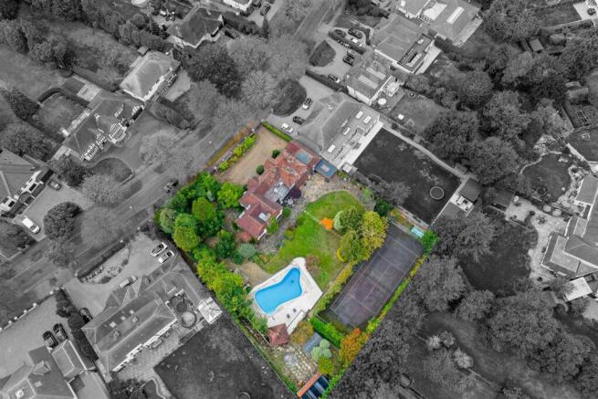 6 bedroom detached house for sale