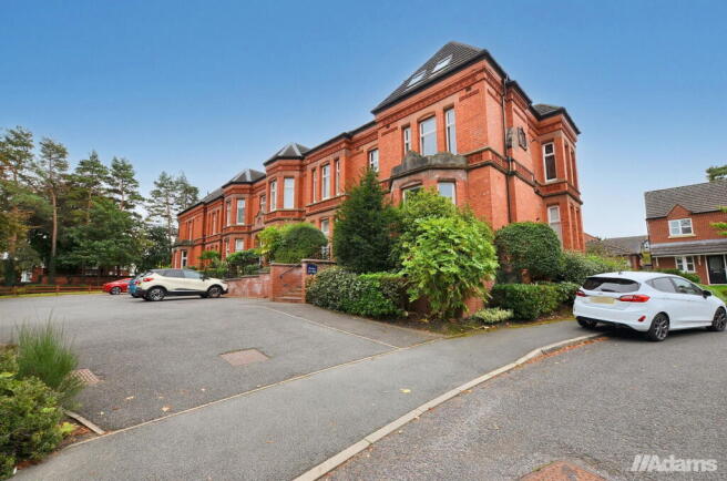 2 bedroom flat for sale