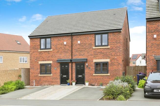 2 bedroom semi-detached house for sale