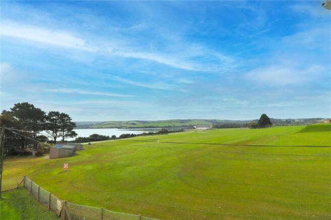 3 bedroom maisonette for sale