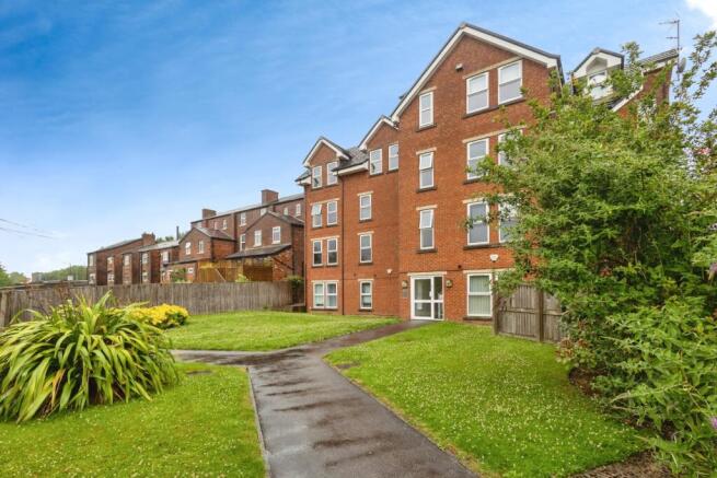 2 bedroom flat for sale