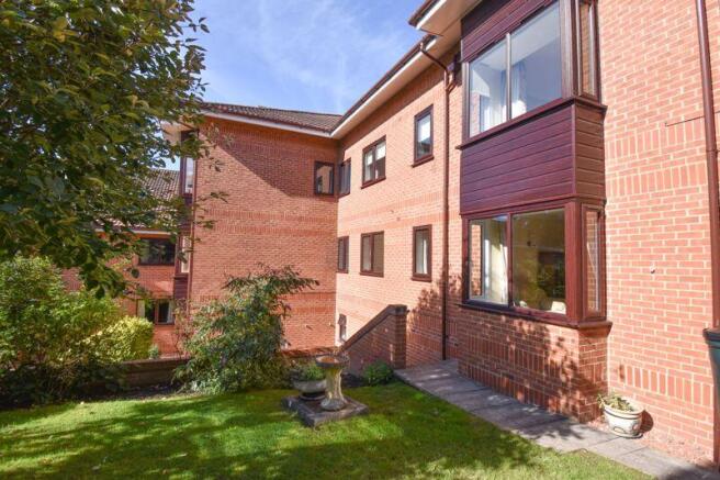 2 bedroom flat for sale