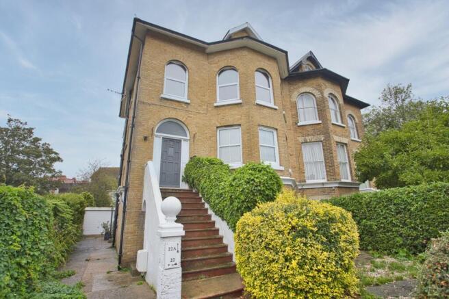 4 bedroom maisonette for sale