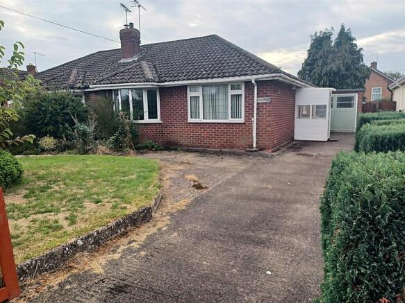 2 bedroom semi-detached bungalow for sale