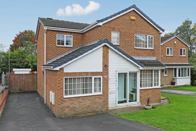 4 bedroom detached house for sale