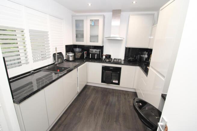 2 bedroom flat for sale