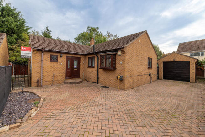 3 bedroom detached bungalow for sale