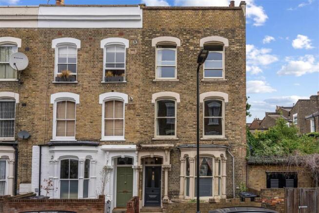 4 bedroom end of terrace house for sale