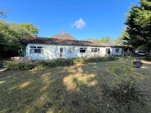 2 bedroom detached bungalow for sale