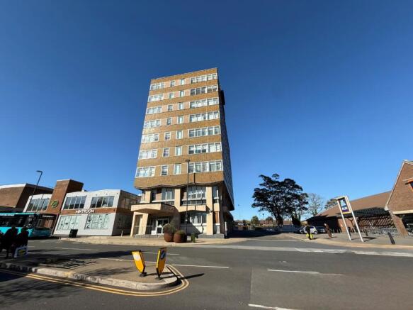 2 bedroom flat for sale