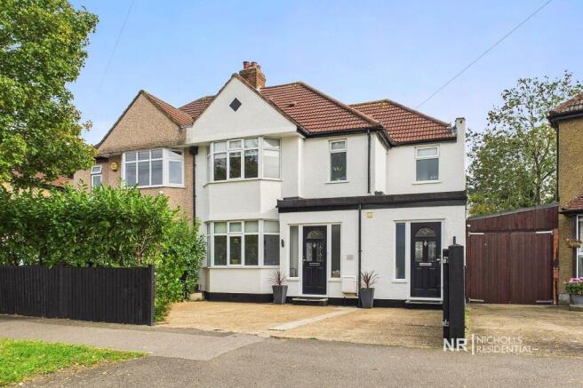 5 bedroom semi-detached house for sale