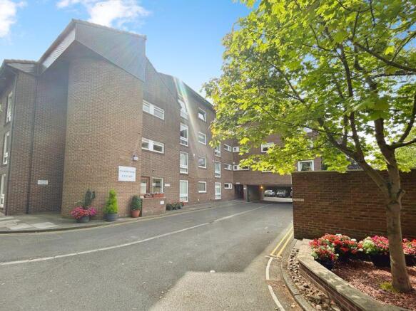 2 bedroom flat for sale