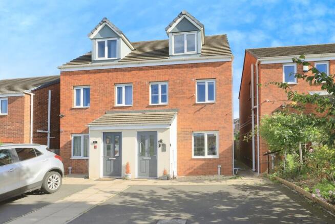 4 bedroom semi-detached house for sale