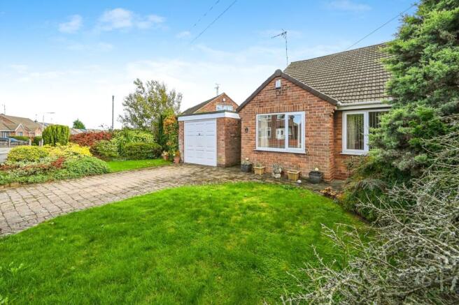 2 bedroom bungalow for sale