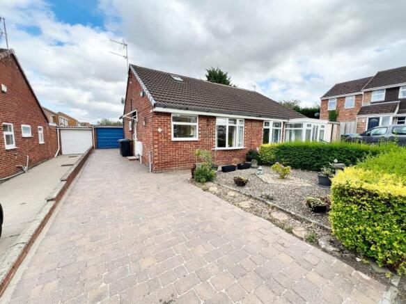 2 bedroom semi-detached bungalow for sale