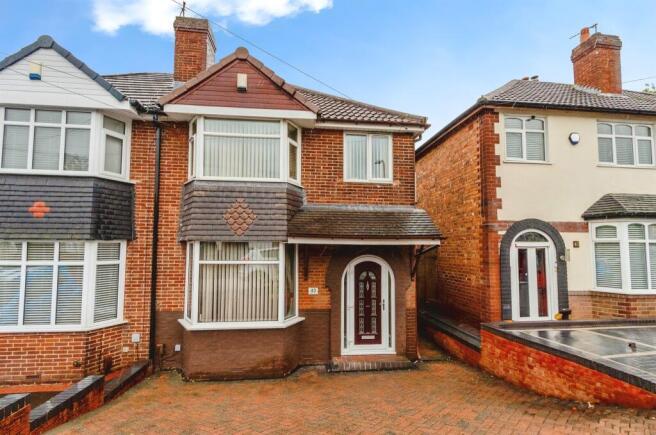 3 bedroom semi-detached house for sale