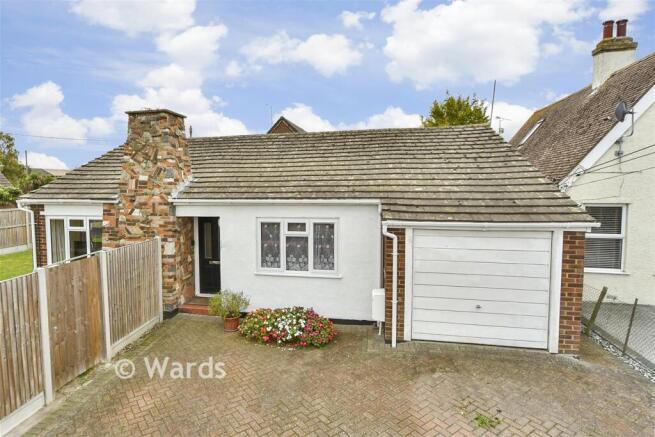 2 bedroom detached bungalow for sale