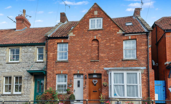 4 bedroom terraced house for sale