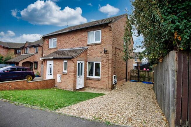 2 bedroom semi-detached house for sale