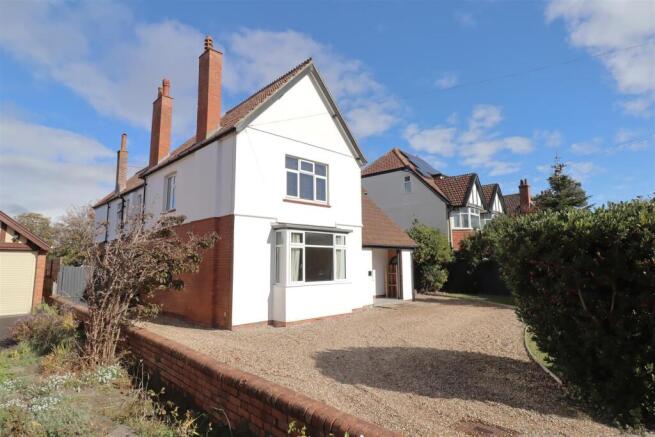 6 bedroom detached house for sale