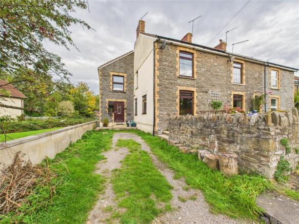 4 bedroom end of terrace house for sale