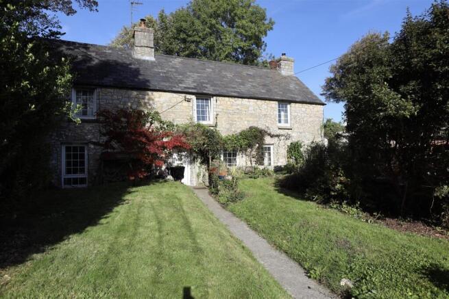 4 bedroom cottage for sale