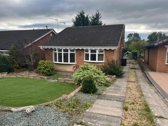2 bedroom detached bungalow for sale
