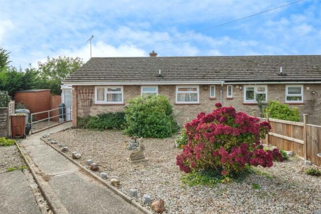 2 bedroom semi-detached bungalow for sale