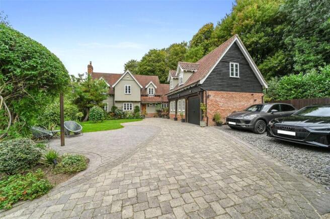 5 bedroom detached house for sale