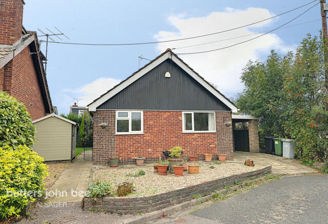 2 bedroom detached bungalow for sale