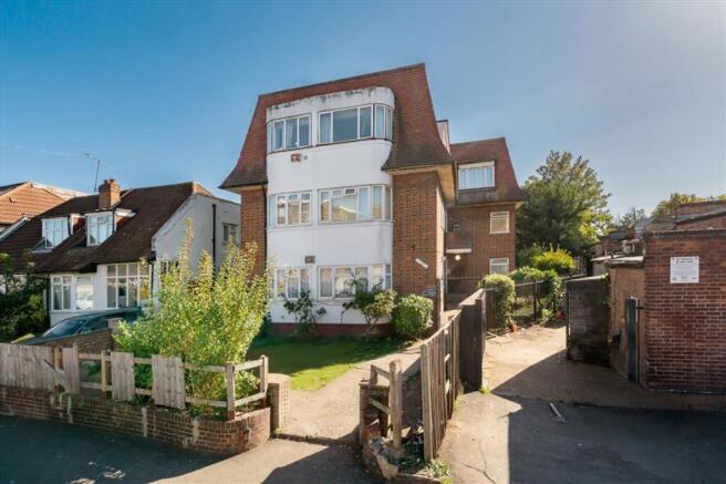 2 bedroom flat for sale