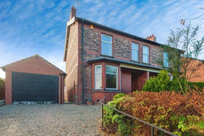 4 bedroom semi-detached house for sale