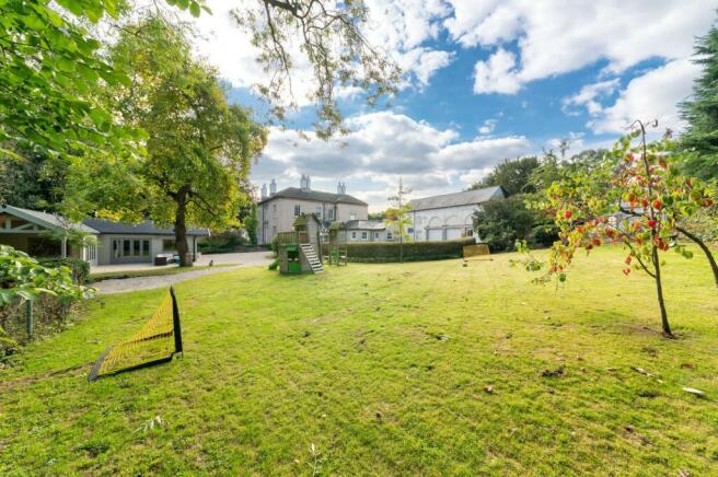 7 bedroom detached house for sale