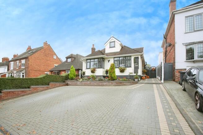 4 bedroom detached bungalow for sale