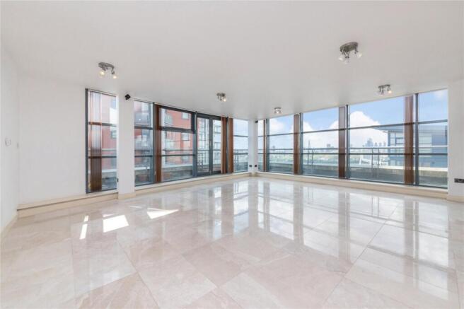 4 bedroom flat for sale