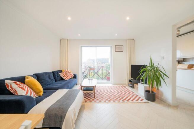 2 bedroom flat for sale