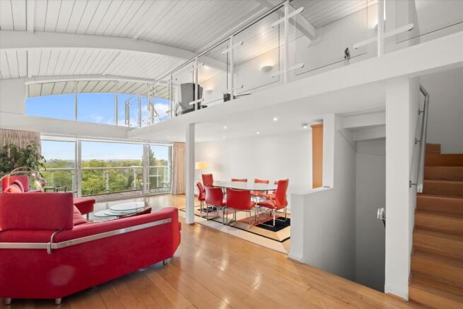 3 bedroom flat for sale