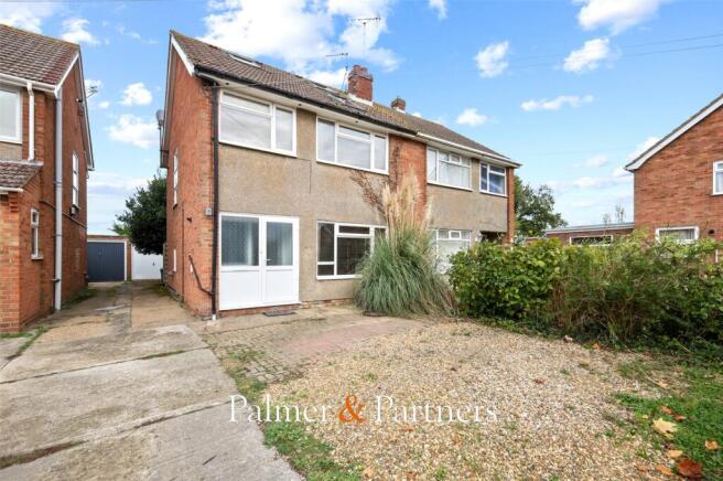 4 bedroom semi-detached house for sale