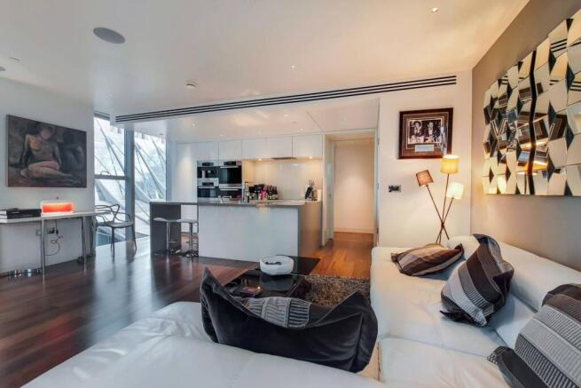 2 bedroom flat for sale