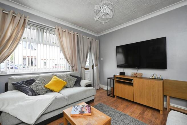 2 bedroom semi-detached house for sale