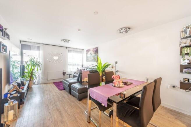 2 bedroom flat for sale