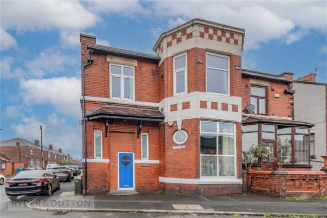 4 bedroom semi-detached house for sale